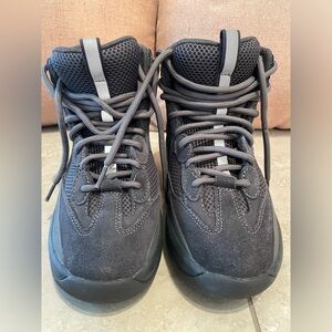 Yeezy Season 6 Desert Boot in Colorway Graphite Size EU 39 (see size chart)